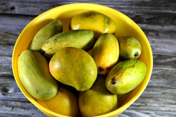Tazón Fuente Contiene Fruta Egipcia Mango Fresco Con Delicadeza Tropical — Foto de Stock