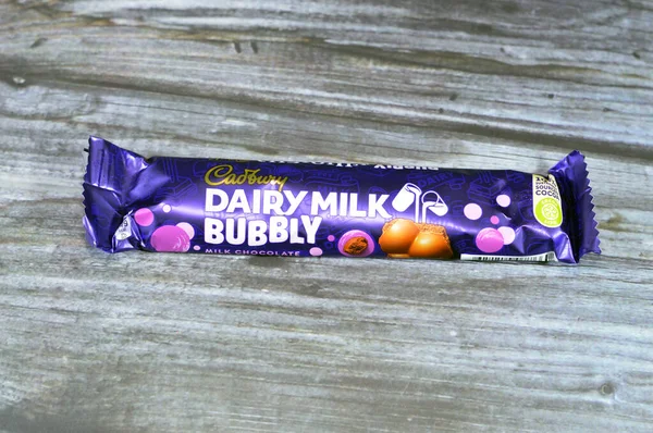 Giza Egito Julho 2023 Cadbury Milk Bubbly Milk Chocolate Chocolate — Fotografia de Stock