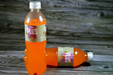 Kahire, Mısır, 29 Temmuz 2023: Mirinda Plus mandalina sodası, 1959 'da İspanya' da üretilen ve 1970 'ten beri PepsiCo tarafından küresel olarak dağıtılan bir içecek türüdür..
