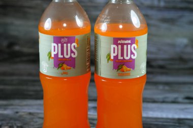 Kahire, Mısır, 29 Temmuz 2023: Mirinda Plus mandalina sodası, 1959 'da İspanya' da üretilen ve 1970 'ten beri PepsiCo tarafından küresel olarak dağıtılan bir içecek türüdür..