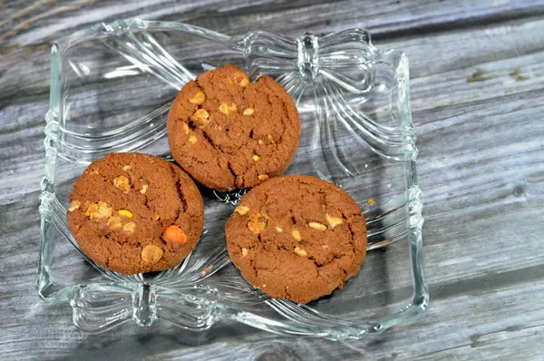 Peanut Butter Cookies Fyldt Med Jordnøddesmør Jordnøddesmør Chips Søde Stykker - Stock-foto
