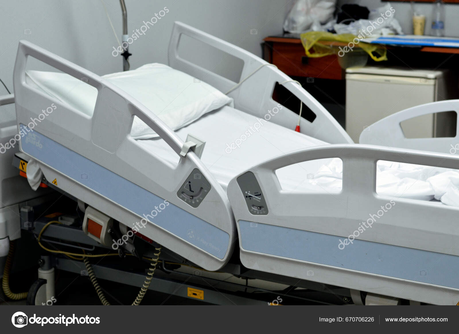 Cairo Egypt August 2023 Pardo Hospital Beds Floor Bed Guided Stock