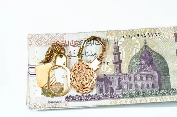 Ιστορικό Των Χρυσών Μπρελόκ Μετάλλια Από Χρυσό Καράτι Αραβικό Κείμενο — Φωτογραφία Αρχείου