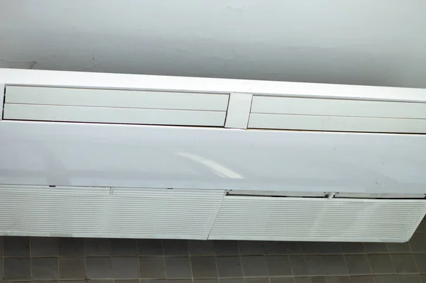 Air Conditioning Fan Cooling Ventilation Room 48000 Btu 48K British — Stock Photo, Image