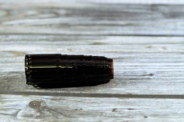 Film ya da roll film, beyaz ışıktan korunan herhangi bir tür makaralı fotoğraf filmi, eski yeniden kullanılabilir kameralar için karakteristik 35 mm formatlı sproket delikleri.