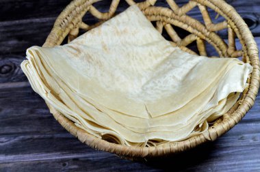 Krep, çok ince bir krep türüdür, krepler çeşitli tatlı krepler ve ya da tuzlu galetlere ayrılır, peynir, meyve, sebze, et ve et gibi çeşitli dolgularla servis edilir.