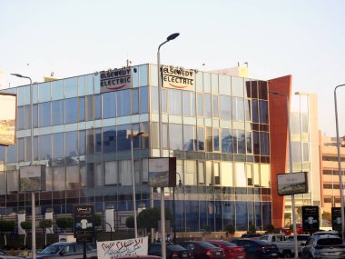 Kahire, Mısır, 30 Ağustos 2023: Elsewedy Electric Co S.A.E., 1938 'de Elsewedy ailesi tarafından kurulan ve entegre enerji ürünleri üretip satan Mısırlı çokuluslu elektrik şirketi.