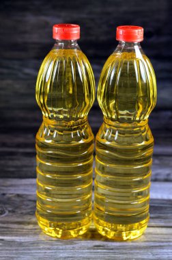 Ayçiçeği, mısır, soya fasulyesi ve doğal yağın karışımından oluşan besin yağı çeşitli yemekleri pişirmek ve birçok mutfağı kızartmak için çeşitli kullanıma sahiptir.