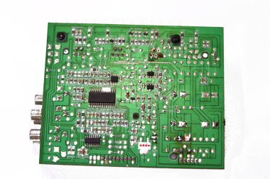 Kahire, Mısır, 19 Eylül 2023: Subwoofer amplifikatör ses kontrol paneli, subwoofer (veya subwoofer) düşük perdeli ses frekanslarını yeniden üretmek için tasarlanmış bir hoparlör.