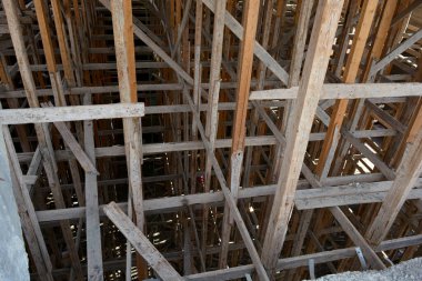 İnşaat halindeki yeni bir cami, Mısır 'ın Kahire kentinde büyük bir cami inşa etmek, büyük bir kubbe ve yüksek minaresi, ahşap iskelesi, camileri Müslümanların ibadet etmeleri için dua ettikleri yerler.