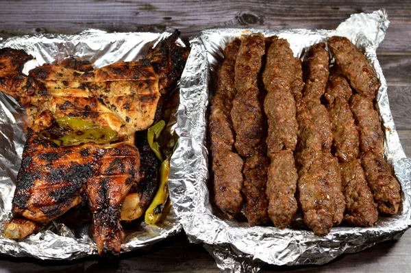 Tło Kuchni Arabskiej Tradycyjne Jedzenie Wołowina Kofta Tarb Kofta Shish — Zdjęcie stockowe