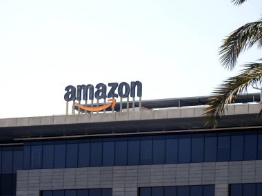 Kahire, Mısır, 28 Eylül 2023: Amazon Mısır CO, e-ticaret, bulut hesaplama, çevrimiçi reklamcılık, dijital akış ve yapay zeka için bir Amerikan çokuluslu teknoloji şirketi.
