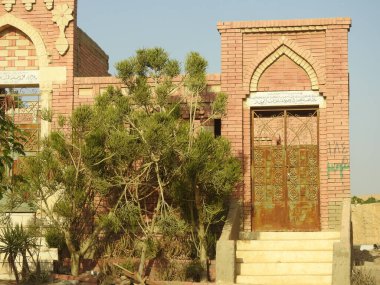 Kahire, Mısır, 29 Eylül 2023: Yeni Kahire Müslüman mezarlığı ölü Karafa mezarlığının şehri Necropolis, bir dizi geniş İslami dönem mezarlıklar, Mısır 'ın yeni mezarları ve mezarları