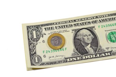 Bir Suudi Arabistan riyal sikkesi 2016 1 Amerikan Doları kağıt banknot fon, bir metal SAR ve ABD banknotu Suudi ve Amerikan parası, 1 Suudi riyal para ve Kral Salman sloganı