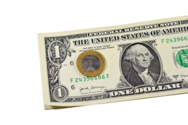 Bir Suudi Arabistan riyal sikkesi 2016 1 Amerikan Doları kağıt banknot fon, bir metal SAR ve ABD banknotu Suudi ve Amerikan parası, 1 Suudi riyal para ve Kral Salman sloganı