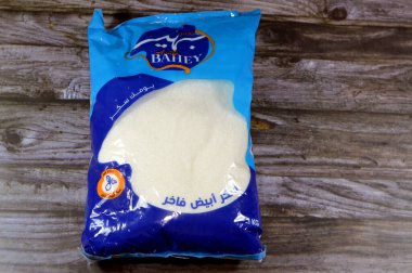 Kahire, Mısır, 28 Ekim 2023: Bahey teyze beyaz şeker, masa, granüle veya normal şeker, ya pancar şekeri ya da kamış şekerinden yapılmış, ki bu arıtma sürecinden geçmiştir, yiyecek, içecek tatlandırmak için kullanılır.