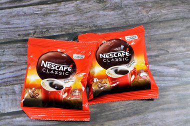 Kahire, Mısır, 4 Kasım 2023: Nescafe Classic sachet, Nescaf, Nestle tarafından üretilen bir kahve türüdür.