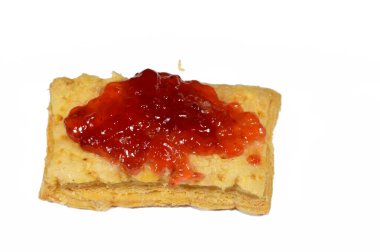 Milenyum, milföy, Napolyon, vanilya ve muhallebi dilimleri üstüne çilek reçeli, kremalı puf böreği katmanlı Fransız tatlısı, puf böreği katmanları.