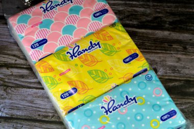 Kahire, Mısır, 21 Kasım 2023: Rahatlığın elverişli dokunuşu, bakir posası, temizlik ve hijyen konsepti, seçici odaklanma