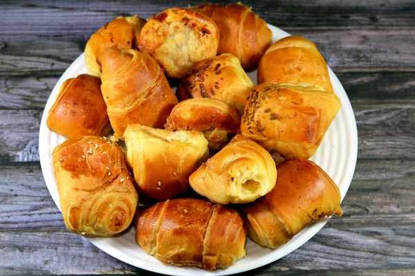 Různé Mini Pate Různými Náplněmi Polevy Sýr Pastrami Klobásy Sezamem Royalty Free Stock Obrázky
