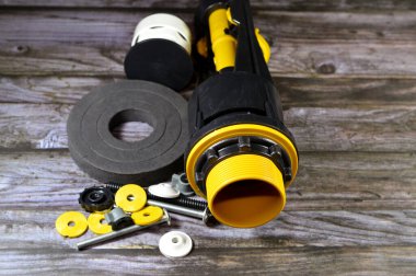 Su tankı makinesi, su seviyesini kontrol eder, suyu doldurur, sifonu çekerek insan dışkılarını temizler, yüksek basınçlı tanklar, kolay kurulum ve dokunmatik işlemler için kullanılır.