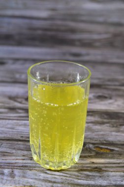 Ananaslı soda, ananaslı meşrubat, içecek olarak karbonatlı içecek, genellikle soğuk servis edilir.