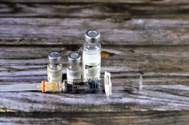 Kahire, Mısır, 11 Ocak 2024: Nimenrix aşısı, Neisseria meningitidis, Difteri ve Tetanos aşısı IM 'nin neden olduğu saldırgan meningokoksik hastalığa karşı saflaştırılmış polisakkarit