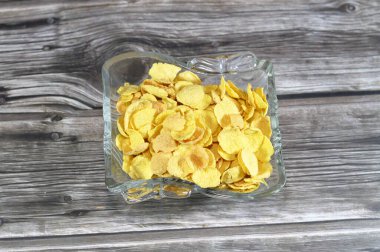 Mısır gevreği ya da mısır gevreği, mısır gevreğinden yapılan kahvaltılık mısır gevreği, hazımsızlığa karşı kahvaltı olarak icat edilmiş, Amerikan diyetinde popüler bir besin maddesi.