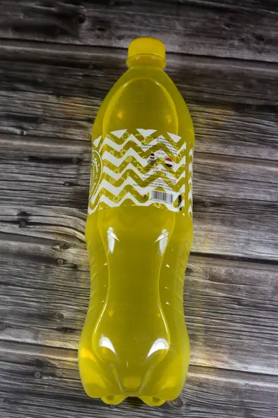 Kahire, Mısır, 29 Ocak 2024: Spiro Spathis ananas suyu, Spiro Spathis Company, 1920 yılında bir Yunan yabancı SpiroSpathis tarafından kuruldu.