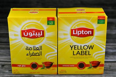 Kahire, Mısır, 7 Şubat 2024: Lipton siyah toz çayı, güçlü doğal tat, olgunlaşmış çay yaprakları, Lipton, Lipton çayı markası, Sör Thomas Lipton 'a ait.