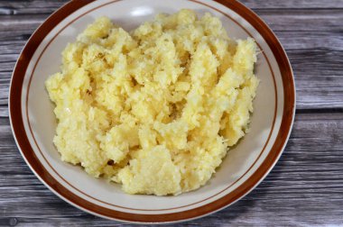 Sarımsak tanecikleri, önceden doğranmış, ezilmiş, doğranmış ve öğütülmüş, çeşitli mutfaklarda kullanılmaya hazır sarımsak dilimleri, sarımsak Allium sativum, Allium cinsinde çiçek açan bir bitki türü.