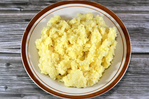 Sarımsak tanecikleri, önceden doğranmış, ezilmiş, doğranmış ve öğütülmüş, çeşitli mutfaklarda kullanılmaya hazır sarımsak dilimleri, sarımsak Allium sativum, Allium cinsinde çiçek açan bir bitki türü.