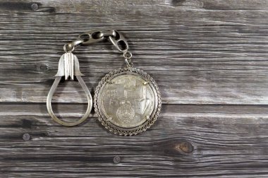 1945-1995 Arap Ligi 'nin (Arap Cumhuriyeti 5LE) altın yıldönümü anısına 5 Mısır poundluk gümüş bir gümüş madalya.)