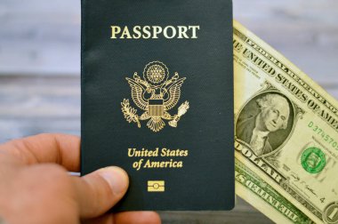 Amerikan pasaportu, pasaportu, pasaportu Amerikan vatandaşlarına ve vatandaşlarına, seyahat, turizm konseptine, Amerikan vizesine ve diğer ülkelere seyahat eden ülkelere Amerikan doları veriliyor.,