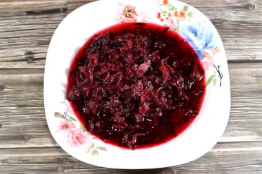 Suda haşlanmış roselle otları, koyu kırmızı renkli bizsap wonjo doğal otlar, Hibiscus 'un hazırladığı Roselle bitkisinin çiçekleri tatlı ve soğuk servis edilir, seçici odak noktası