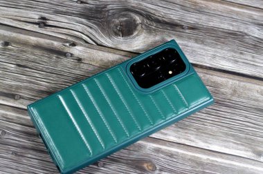 Kahire, Mısır, 22 Mart 2024: Samsung Galaxy S23 Ultra, Android tabanlı akıllı telefonlar Samsung Electronics tarafından tasarlandı, geliştirildi ve pazarlandı.