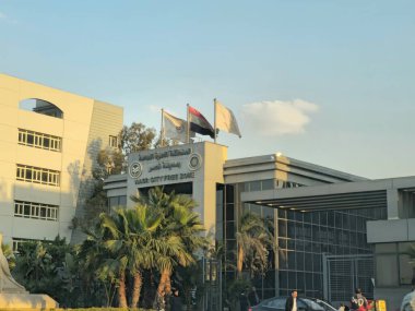 Kahire, Mısır, 23 Mart 2024: Nasr Şehri Serbest Bölgesi Mısır Yatırım Bakanlığı, serbest ticaret bölgesi veya serbest bölge otoritesi, kendi özel düzenlemeleri tarafından yönetilen bir ekonomik alandır.