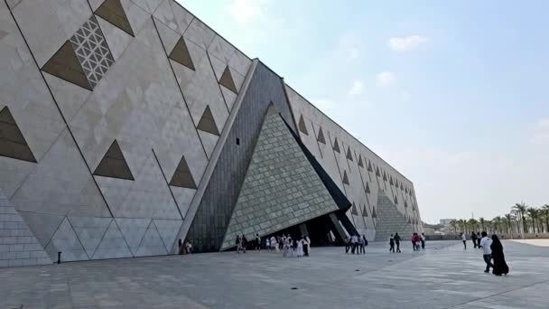 Гіза Єгипет Квітня 2024 Зовнішній Вигляд Gem Великий Єгипетський Музей — стокове відео