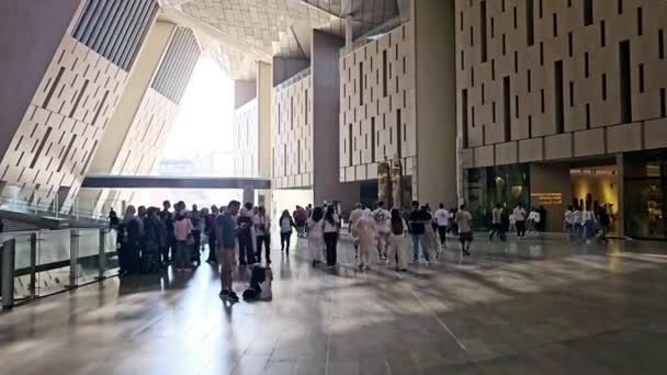 Giza Mesir April 2024 Interior Museum Mesir Besar Gem Sebuah — Stok Video