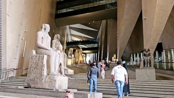 Giza Egypt April 2024 Interior Grand Egyptian Museum Gem Archaeological — Stock Video