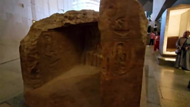Giza Egypt April 2024 Interior Grand Egyptian Museum Gem Archaeological — Stock Video