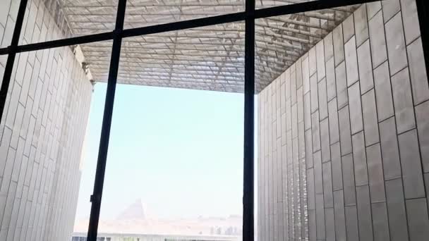 Гіза Єгипет Квітня 2024 Вид Піраміди Гізи Великого Єгипетського Музею — стокове відео