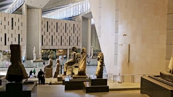 Giza Egipto Abril 2024 Interior Del Gran Museo Egipcio Gem — Vídeos de Stock