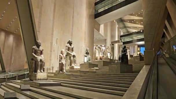 Гиза Египет Апреля 2024 Года Внутренняя Часть Большого Египетского Музея — стоковое видео