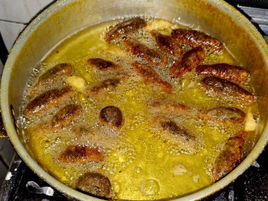 Mısır 'da nefis ve popüler bir yemek olan pirinç kofta, kıyma, kişniş, ezilmiş pirinç, maydanoz, dereotu ve yağda kızartılıp, genellikle beyaz pirinç veya makarna ile servis edilir.