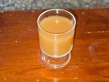 Hyphaene thebaica Juice, doum palmiye, zencefilli kek ağacı, yenilebilir oval meyveli bir tür palmiye ağacı, Arap Yarımadası 'na ve ayrıca Afrika' nın kuzey ve batı kesimlerine özgü.