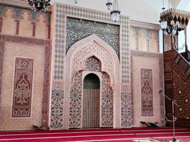 Mihrab Camii, Mescid-i Haram 'ın duvarındaki bir oyuk, Mekke' deki Kâbe 'yi gösteren bir oyuk, Müslümanların namaz kılarken yüzlerini çevirmeleri gereken bir yön, ya da kıbleyi gösteren bir mabet.