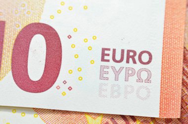 On Avro banknotunun kapatılması, Roma tarzı Roma mimarisi, briç, yıldızlar ve Avrupa haritası, Avrupa parası, enflasyon, para kavramı ile Avrupa Birliği 'nin para birimi