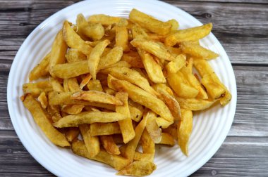 Patates kızartması, cips, parmak cipsi, patates kızartması, ya da patates kızartması, baget ya da Belçika ya da Fransa 'dan gelen tartışmalı kızarmış patates.