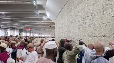 Mina, Suudi Arabistan, 17 Haziran 2024: Mina, Muna, ya da Çadırların şehri, Jamarat bölgesi, hacılar güneş doğarken, gün batarken, batarken Mina 'da birkaç gece kalırlar.
